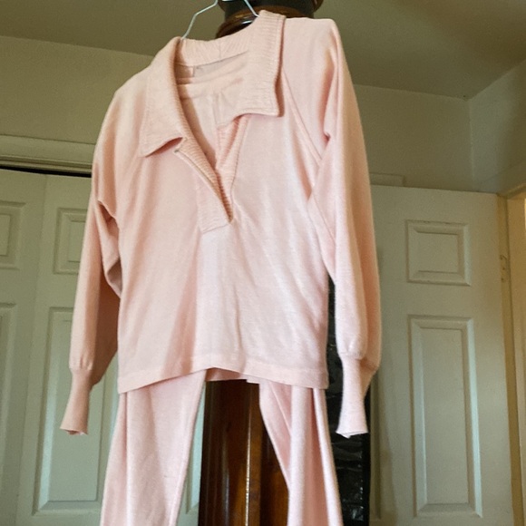 Pink 2 PCs jogger hard to discribe - Picture 3 of 8